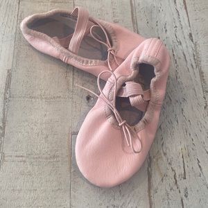 3/$20 Girls pink ballet slippers